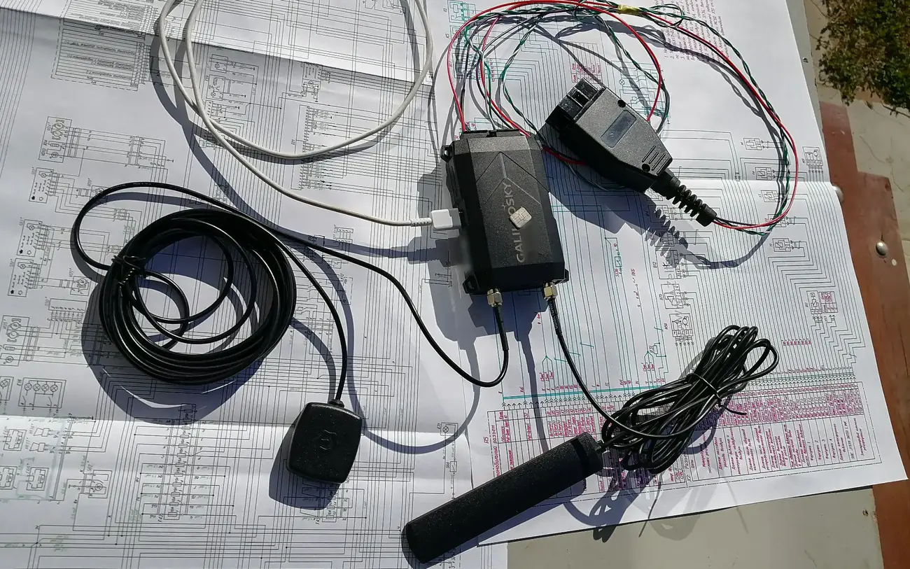 Комплект мониторинга: терминал Galileosky, антенны GPS и GSM, OBD-разъём и жгут проводов